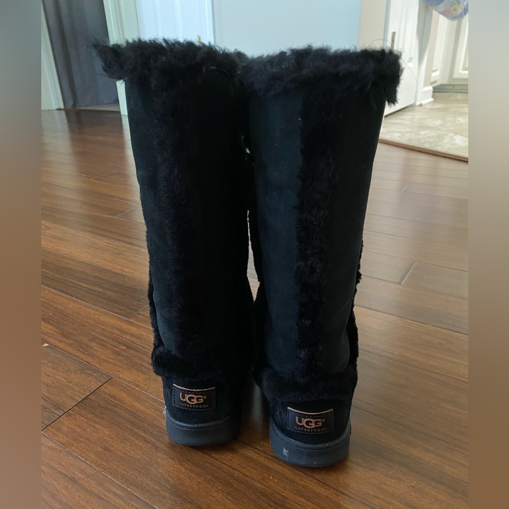 UGG Sundance tall boots - Picture 4 of 5